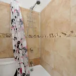 Charming 2br Near Times Square Apartment *