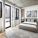 Stunning Apartment With Patio In Manhattan