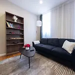 3 Bedroom Home In Manhattan