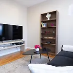 3 Bedroom Home In Manhattan