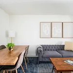 39-3 Newly Renovated 3 Bedroom Prime Midtown Sleeps 6