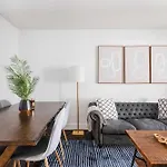 39-2 Renovated 3Br Prime Hudson Yards Area