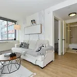 Apartment Modern Times Square 1 Bedroom Retreat