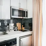 69-5B I Stylish Lower East Side 1Br Apt Brand New