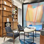 The Vibe On 5Th IV Vibe 8753