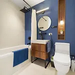 Sunny Oasis With Wd I Air I Desk I Free Park Apartment *