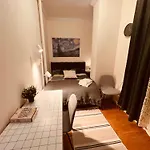 2 Bedroom Cozy Home In Manhattan Valley