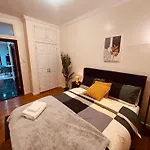 2 Bedroom Cozy Home In Manhattan Valley