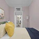 Apartment Spacious Midtown Retreat 2br Nyc Haven Near Landmarks
