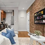 Spacious Midtown Retreat 2br Nyc Haven Near Landmarks Apartment New York
