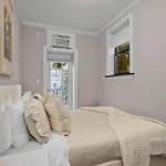Spacious Midtown Retreat 2br Nyc Haven Near Landmarks Apartment