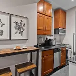 Spacious Midtown Retreat 2Br Nyc Haven Near Landmarks