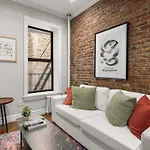 Stylish Escape Modern 2br On Street * New York