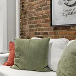 Stylish Escape Modern 2br On Street Apartment