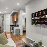 Stylish Escape Modern 2br On Street New York