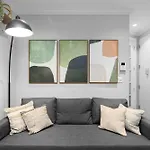 Modern Manhattan In Prime Spot Apartment