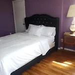 Stay With Ayana In St Albans