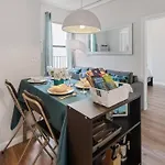 2Br Great Location Short Walk To Times Square