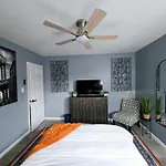 Ally\'S Home Away