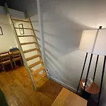 Union Square 4 With Shower - Shared Toilet Apartment *