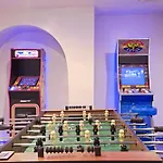 3Br Nyc Brownstone Game Room Backyard Patio