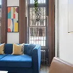 3Br Nyc Brownstone Game Room Backyard Patio
