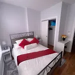 Simple Elegant Living