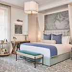 Hotel The Street By Suiteness New York