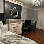 Homestay Bk 422 *