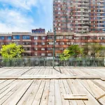 Blueground Lic Pool Wd Nr Gantry Park Nyc-1845