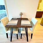 Beautiful Luxury Fantastic Manhattan Skyline View One Bedroom Apartment