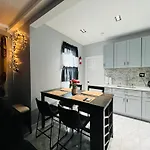 3 Bedrooms In 2Nd Floor Modern Brooklyn Home, Close To J Train