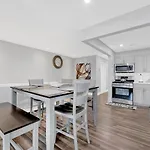 The Cozy Getaway In Edgemere Community New York