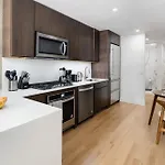 Stunning Apartment In Manhattan With Patio