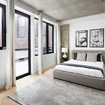 Stunning Apartment In Manhattan With Patio