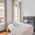 Nolita Modern 6 Bedrooms 2 Baths Hotel