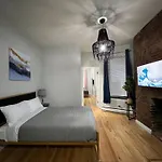 6 Bd Apartment Upper West Side