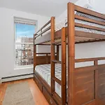Sleek And New 3br Brooklyn Only 10 Min To Manhattan New York