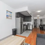 Sleek And New 3br Brooklyn Only 10 Min To Manhattan * New York