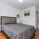 Sleek And New 3br Brooklyn Only 10 Min To Manhattan