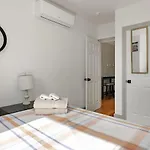 Sleek And New 3br Brooklyn Only 10 Min To Manhattan *