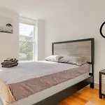Sleek And New 3br Brooklyn Only 10 Min To Manhattan Apartment *
