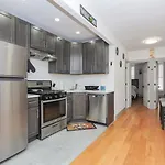 Apartment Sleek And New 3br Brooklyn Only 10 Min To Manhattan *