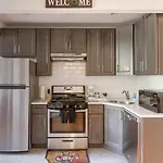 Apartment Sleek And New 3br Brooklyn Only 10 Min To Manhattan