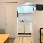 Chelsea Studio-Shared Bathroom With Kitchen Twin Bunk Bed