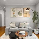 Sleek Lower East Side Retreat