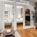 Stylish Retreat In Prime West Village Spot
