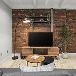 Bold Nyc Stay In Fashionable Nolita