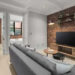 Bold Nyc Stay In Fashionable Nolita
