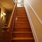 Luxurious Apartment At Colonial Townhouse
